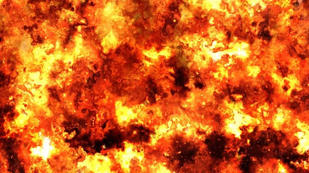 Exclusiv Explozie într-o localitate ieşeană. Un bărbat prezintă arsuri pe 80 din suprafaţa corporală