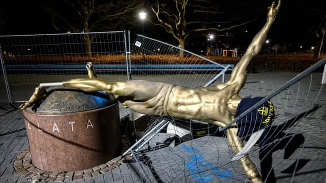 Statuia lui Zlatan Ibrahimovic din Suedia pusă la pământ