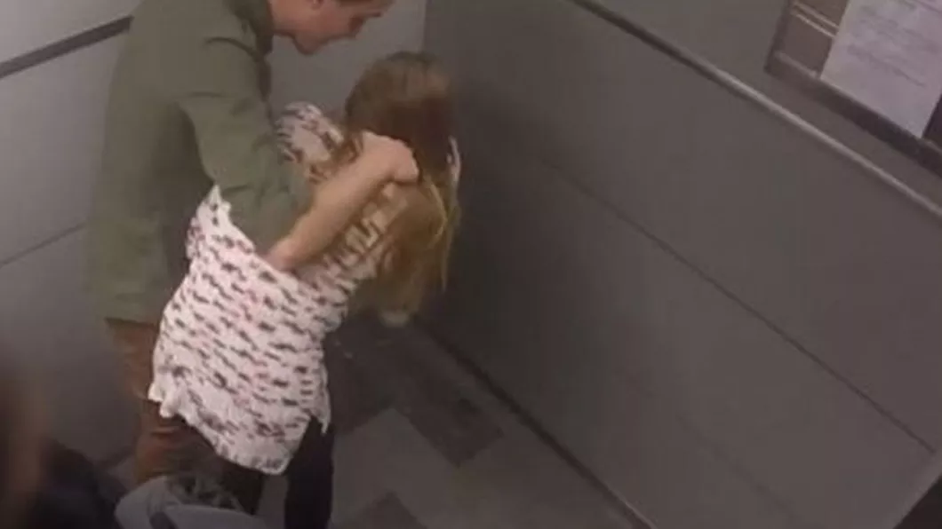 Caz șocant Femeie agresată în lift de un tânăr