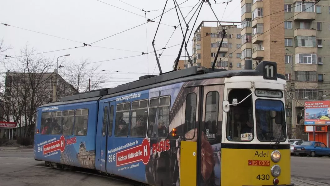 Circulația tramvaielor blocată aproape o oră în Iași din cauza unui cablu defect