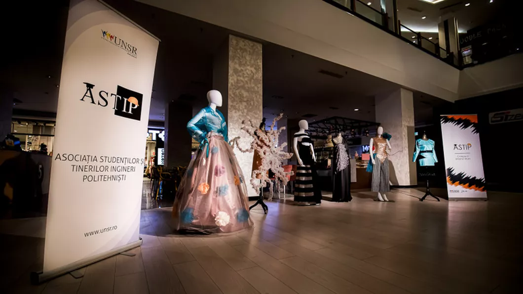 Piese vestimentare create de studenți și elevi în Iulius Mall Iași