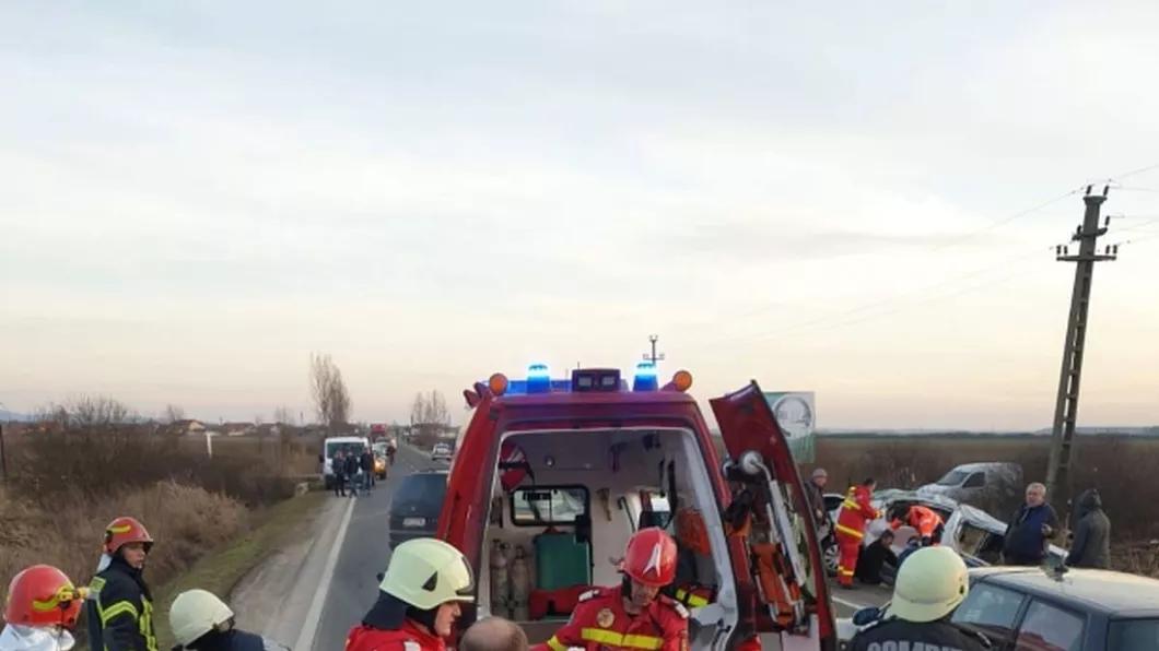 A fost activat Planul roșu de intervenție. Accident rutier grav soldat cu șase victime