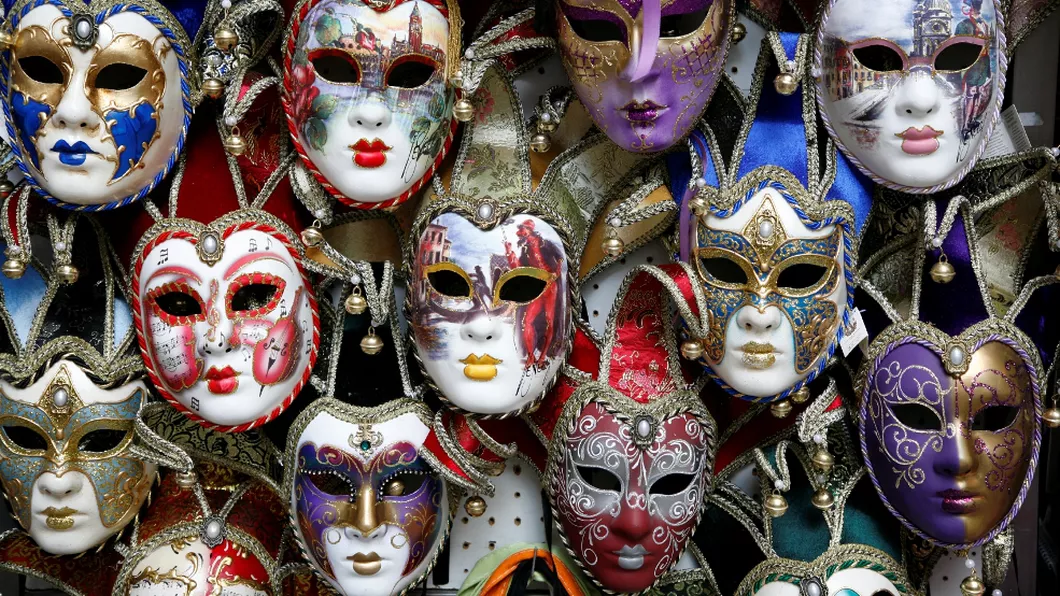 Continuă panica în Italia Celebrul carnaval de la Veneţia se închide