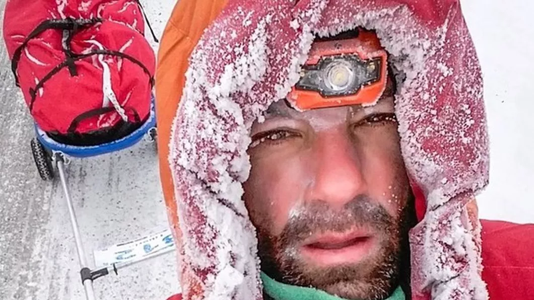 Tibi Ușeriu mai are 150 de kilometri până la finalul cursei de la Cercul Polar. A suferit o degerătură
