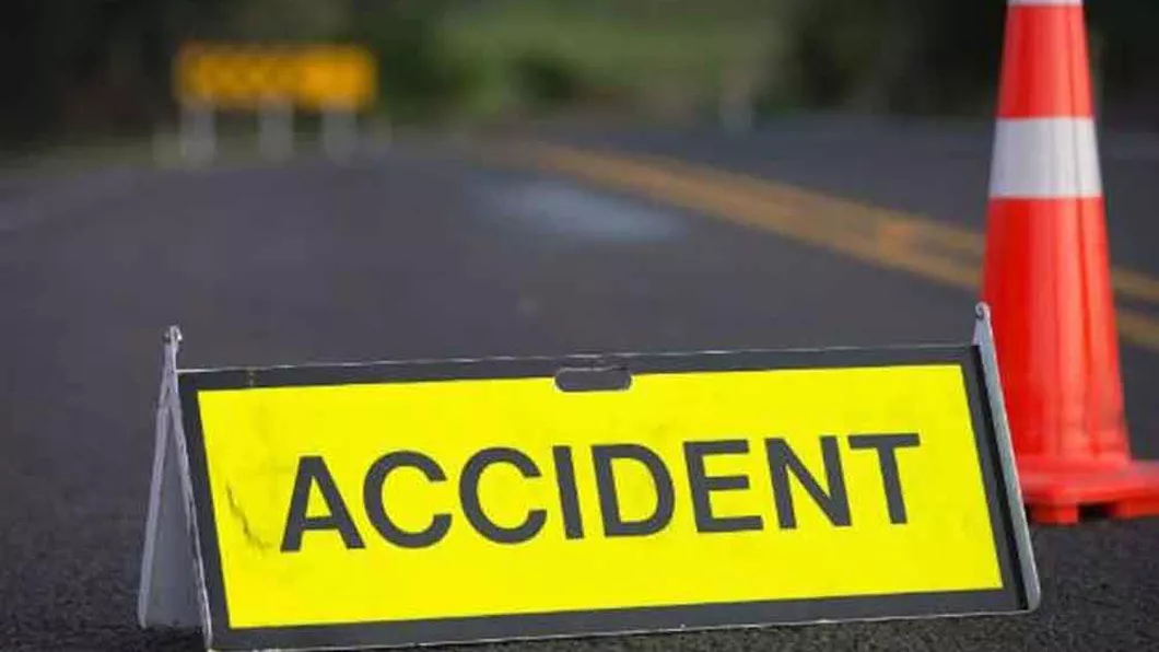 Accident rutier cu victime O persoană a murit în urma coliziunii unui taxi cu o dubă