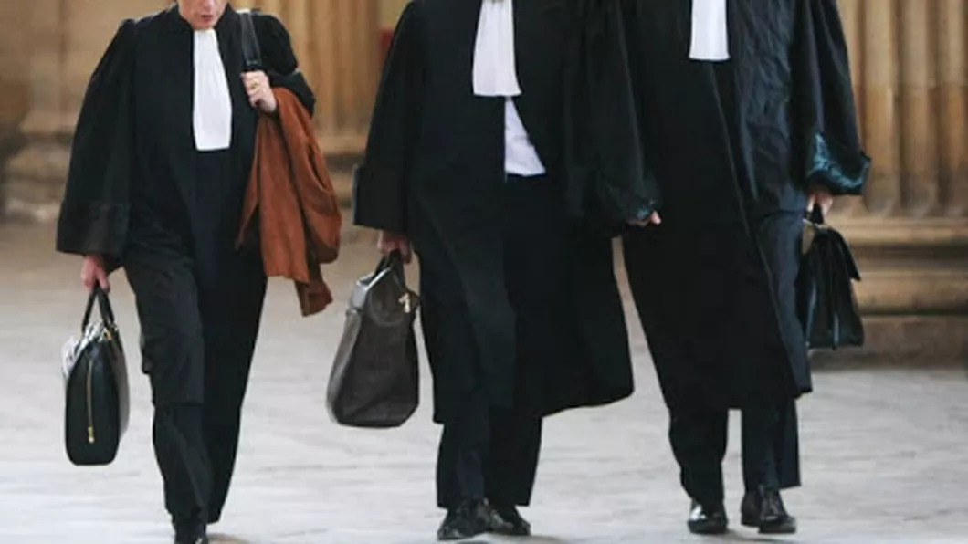 Avocaţii notarii publici şi executorii judecătoreşti sunt obligaţi să muncească pe perioada stării de urgenţă