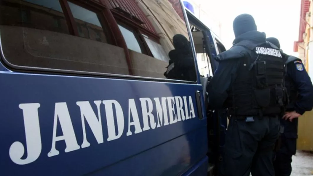 Doi jandarmi din București infectați cu COVID-19. Unul dintre ei s-a ales cu dosar penal