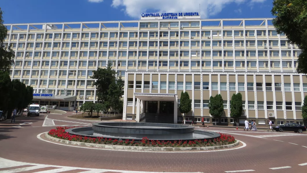 Veste bună pentru regiunea Moldovei S-a redeschis Spitalul Judeţean Suceava Mai multe cadre medicale din Iaşi au plecat acolo Aceştia au fost asiguraţi că vor lucra în cele mai sigure condiţii