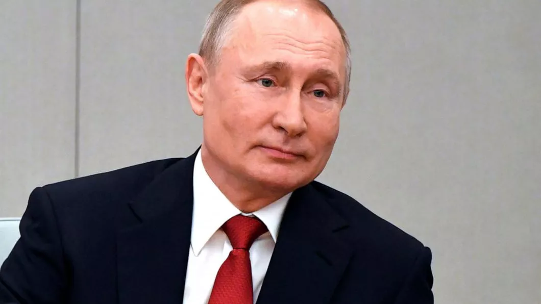 Vladimir Putin a întrebat Curtea Constituţională dacă poate candida din nou