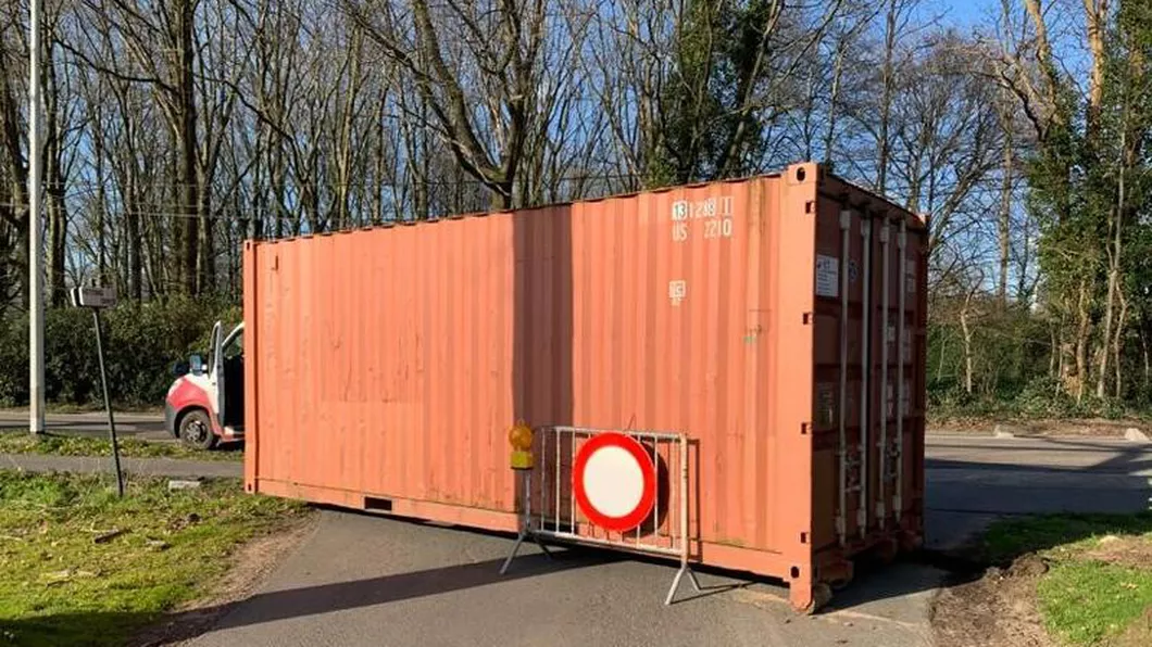 Belgia graniţele cu Olanda blocate cu containere