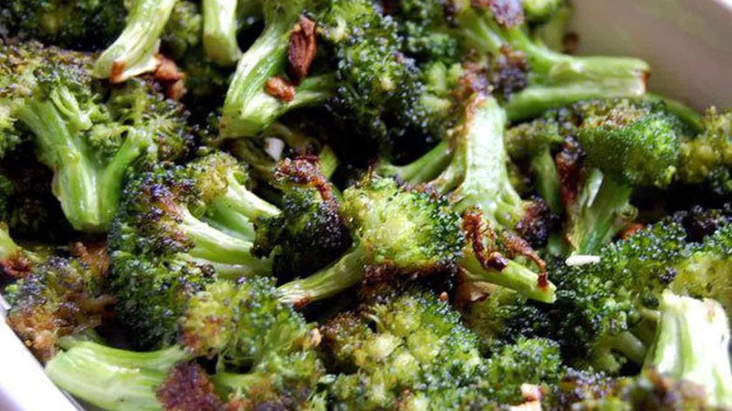 De post - Broccoli cu usturoi şi lămâie la cuptor