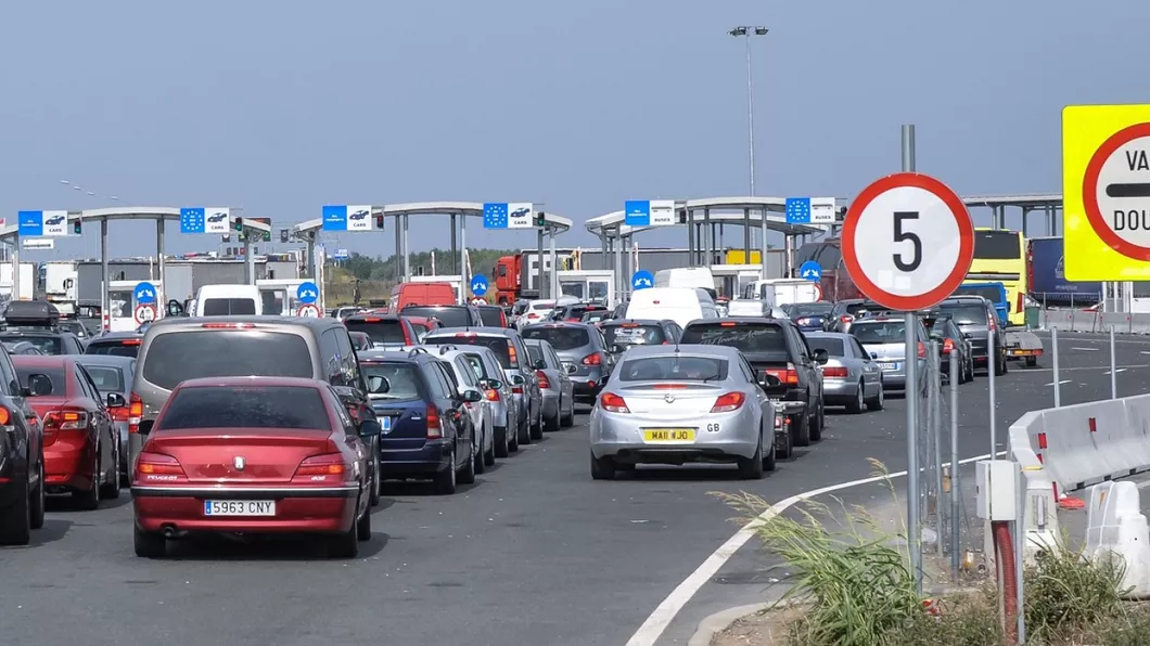 Câte ore se stă la coadă pentru a intra în ţară prin Nădlac II din cauza aglomeraţiei