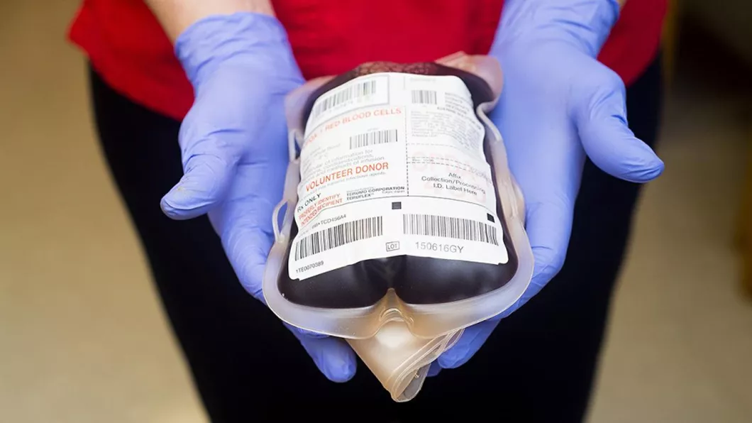 Un donator de sânge confirmat cu coronavirus. Mai mulţi angajaţi ai centrului de transfuzii izolare la domiciliu