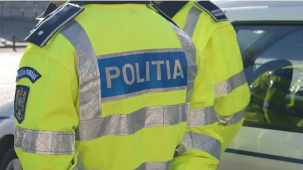 Un tânăr a fost reținut de polițiști după ce a fost prins băut la volan