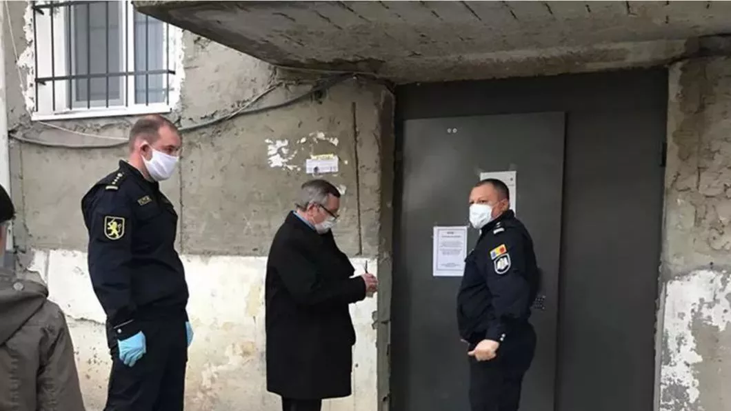 Inedit Autorităţile din Rep. Moldova au sudat uşile unui bloc aflat în carantină