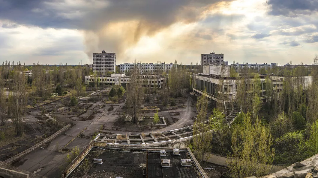 Alertă la Cernobîl Unul dintre reactoare a început să aibă fisiune nucleară Ar putea fi generată incă o explozie