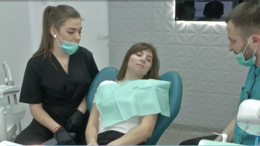 Viorel și Vupița la stomatolog Vor să aibă un zâmbet ca starurile de la Hollywood