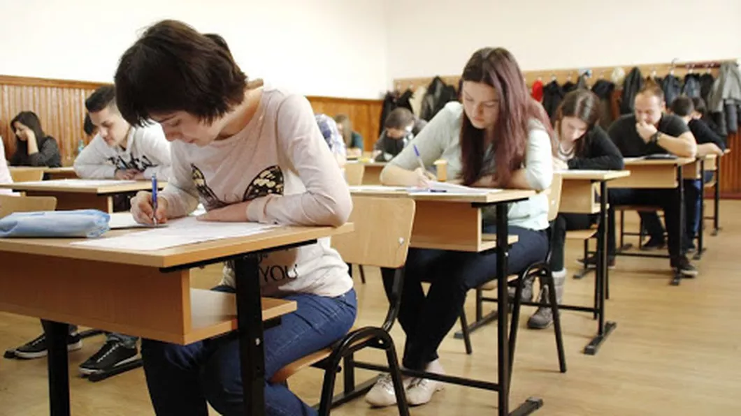 Studenţii din Cluj sunt puşi să jure că nu vor copia la examenele online. Vor completa o declaraţie de onestitate