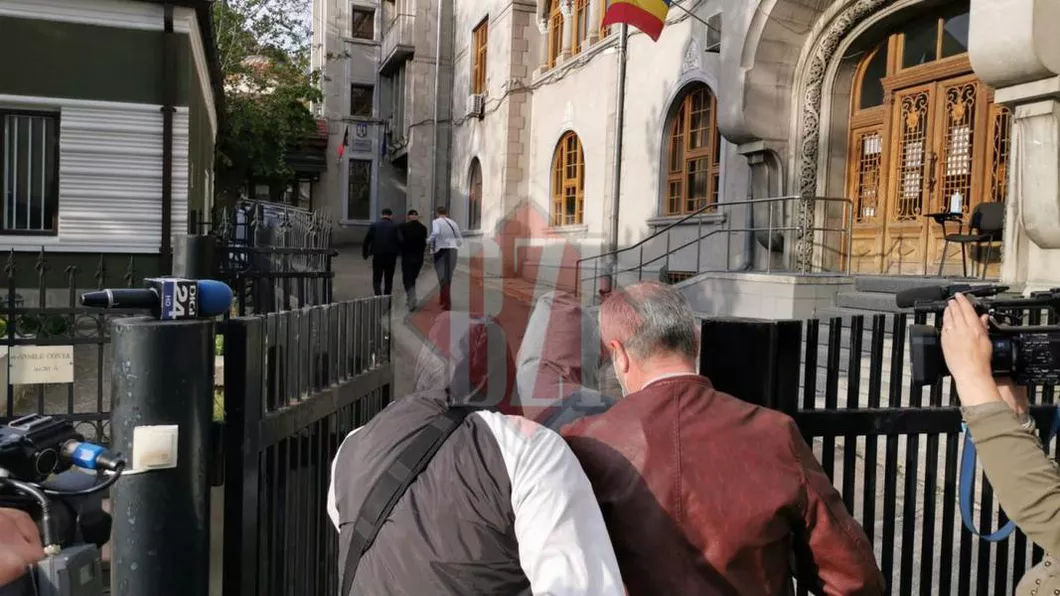 O societate promovată de Cătălin Botezatu în dosarul arabilor acuzaţi că au vândut spirt contrafăcut Cei doi arabi au rămas după gratii