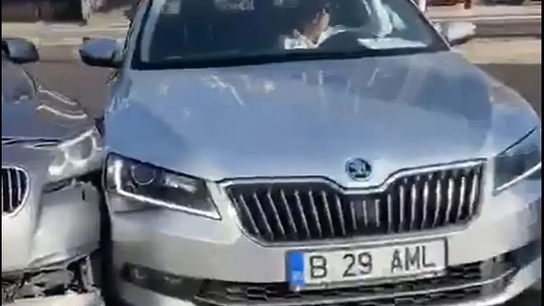 A intrat intenționat cu mașina în mod repetat într-un alt autoturism în care se afla fosta iubită - VIDEO
