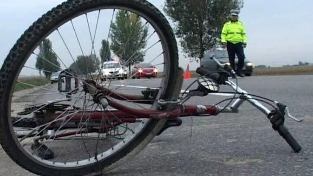 Copil pe bicicletă acroșat de un autoturism în localitatea Dumbrava