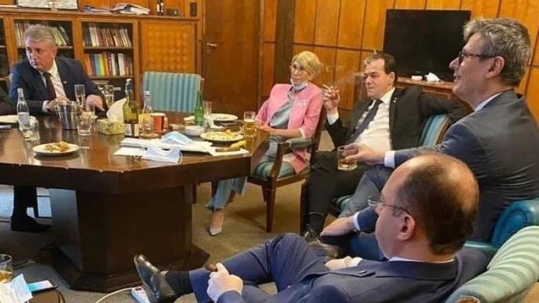 Reația lui Ludovic Orban după apariția fotografiei în care apare cu mai mulţi miniştri care beau fumează şi mănâncă într-un birou al Guvernului