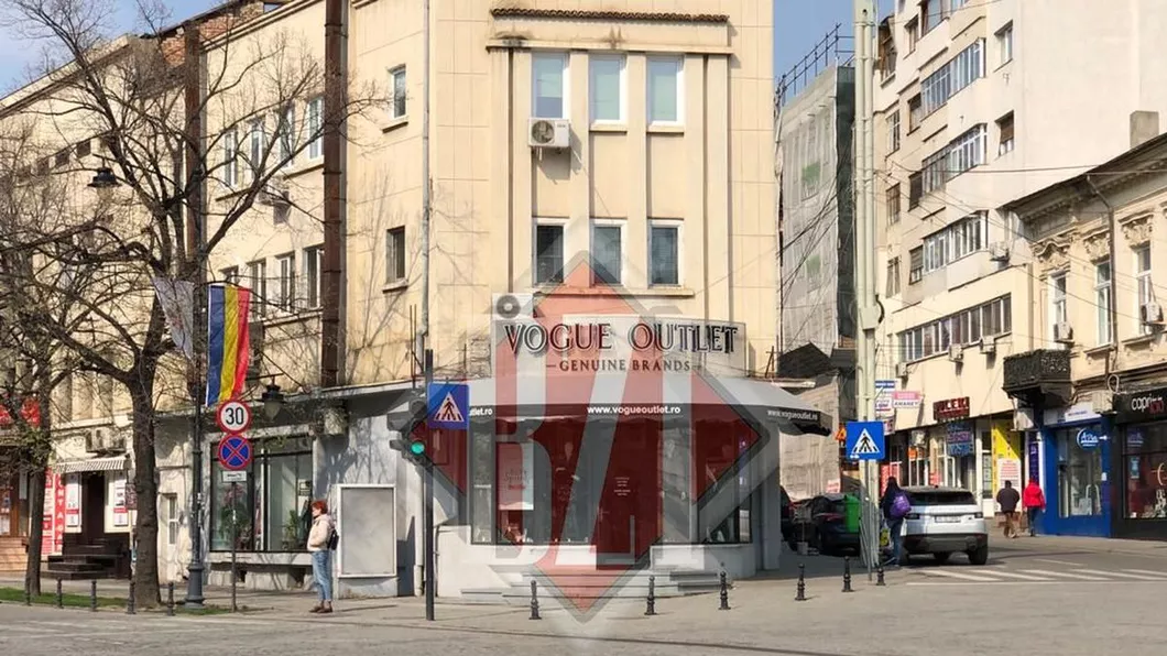 Prăbușire spectaculoasă pe piața magazinelor outlet din Iași Tone de haine blocate în depozite. Șeful de la Vogue Outlet Pierderile sunt imense au scăzut cu 90 la sută