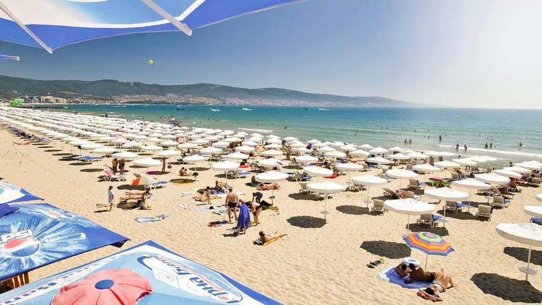 Cum vor bulgarii să atragă turiștii pe litoral Șezlonguri și umbrele oferite gratis