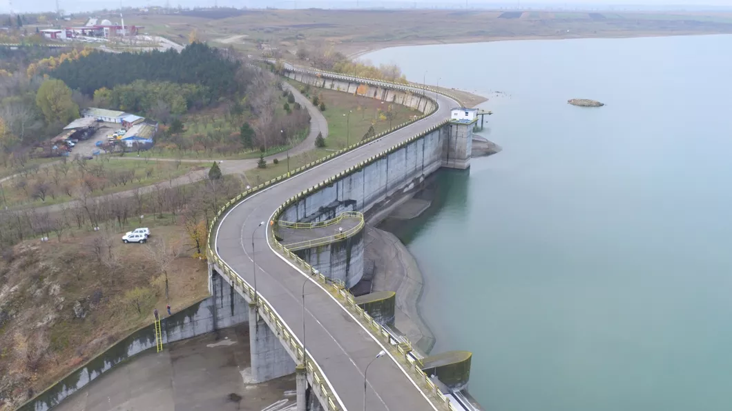 Viitura din râul Prut provoacă probleme serioase în județul Iași. ApaVital oprește furnizarea în mai multe localități și sfătuiește ieșenii cum să consume apă sigură