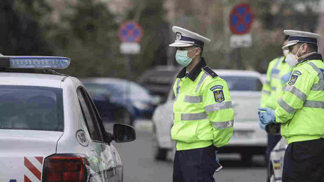 Polițiștii din Iași au băgat în arest trei șoferi băuți. Unul dintre ei a provocat un accident rutier și a fugit de la fața locului