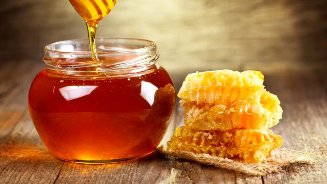 Există pe piață miere contrafăcută Află cum să faci diferența dintre aceasta și mierea naturală