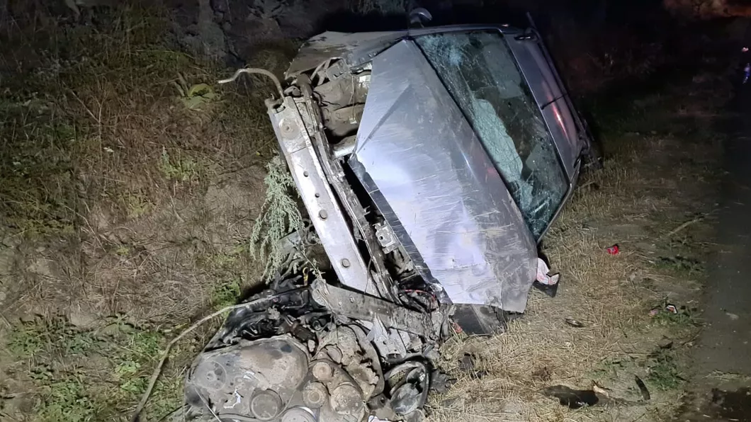 EXCLUSIV Grav accident la Stâna Poieni. O mașină în care se aflau și doi copii a iesit în decor