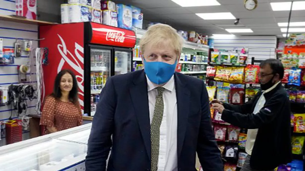 Boris Johnson vrea purtarea măştilor în toate locurile publice