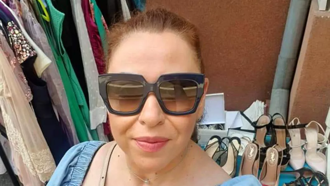 Oana Roman și-a vândut hainele la tarabă Vedeta a rămas fără bani sau a slăbit atât de mult încât este nevoită să-și schimbe garderoba