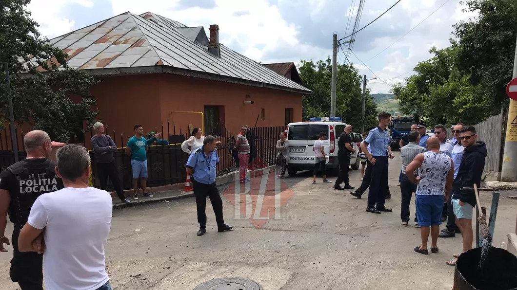 Scandal în Păcureț Iaşi Polițistii au împânzit zona EXCLUSIV