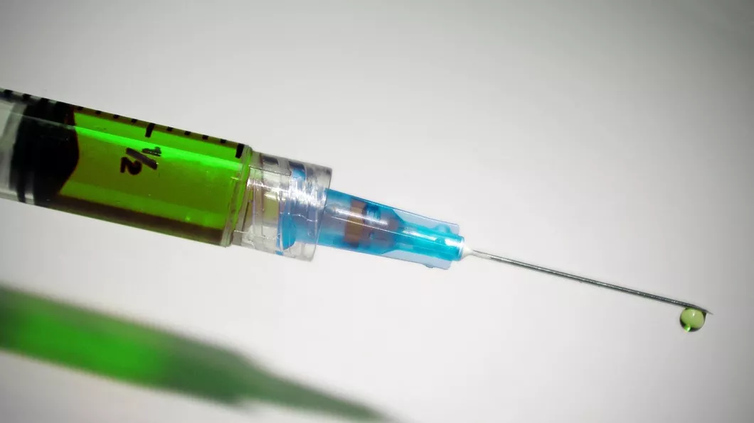 OMS Un vaccin anti-COVID ar putea fi distribuit la jumătatea anului 2021