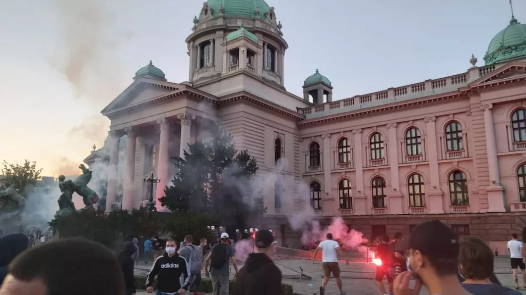 Preşedintele Serbiei ar fi regizat violentele de la proteste. Sunt acuzaţii grave
