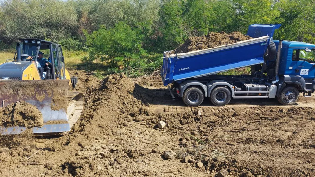 Se refac digurile de pe râul Jijia care au fost distruse de inundațiile înregistrate în luna iunie 2020