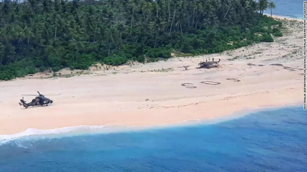 Marinari salvați după ce au scris SOS pe o plajă pustie - FOTO  VIDEO