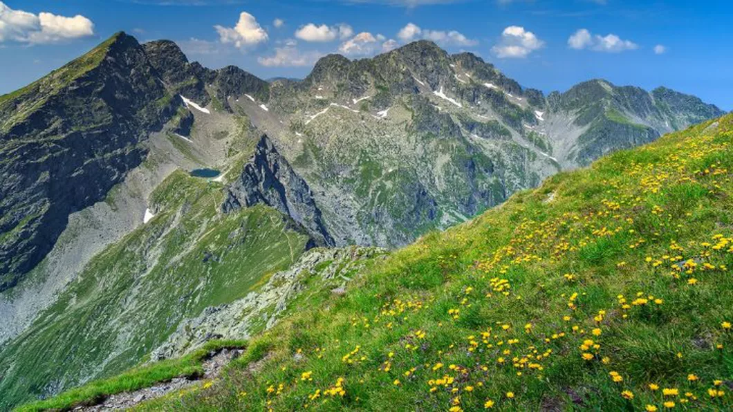 Tragedie în Munții Făgăraș Un bărbat a murit după ce a căzut în gol 400 de metri