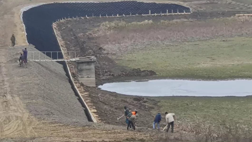 Barajele din zona Moldovei sunt verificate de ABA Prut Bârlad. O treime dintre baraje nu sunt autorizate