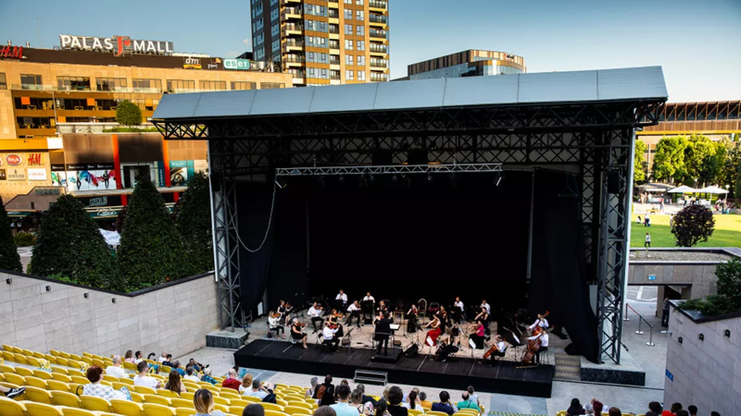 Filarmonica Moldova din Iași va începe seria concertelor din cadrul Stagiunii estivale ce vor avea loc la Amfiteatrul Palas  Teatrul de Vară