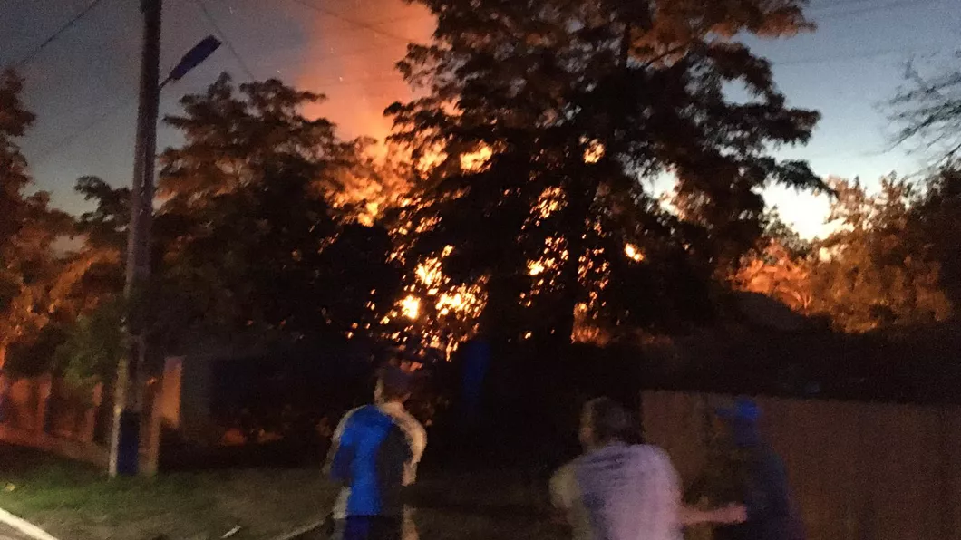 Incendiu într-o localitate din Iaşi O persoană a decedat EXCLUSIV - Galerie Foto Video