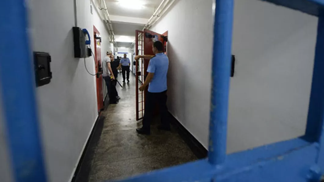 Patru deţinuţi infectaţi cu COVID-19 la Penitenciarul Jilava