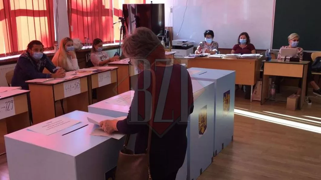 Viitorii primari și consilieri au luat cu asalt sediul Judecătoriei Iași Politicienii cer aprobarea magistraților Totul s-a petrecut la o zi după alegerile locale 2020 Exclusiv