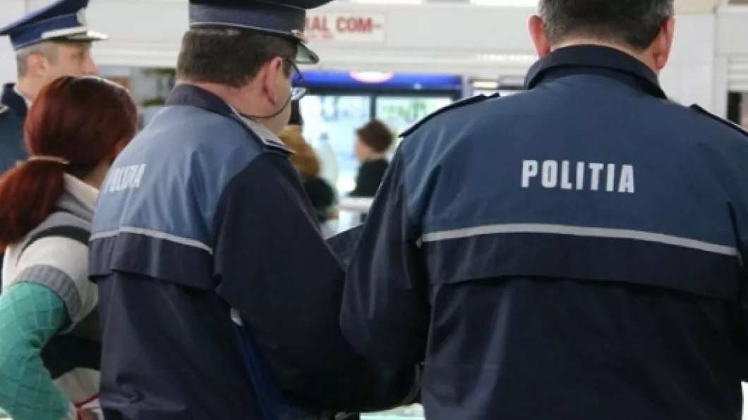 Polițiștii din Iași au desfășurat mai multe controale pentru prevenirea răspândirii virusului COVID-19. Reprezentanții mai multor societăți comerciale au fost sancționați