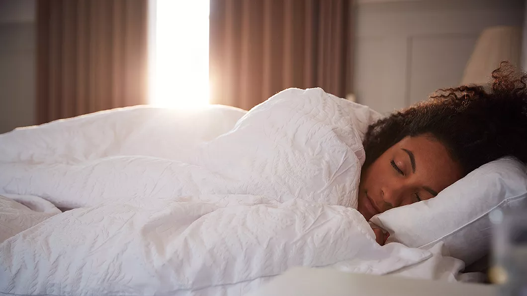 Păturile mai grele reduc severitatea insomniei arată un studiu