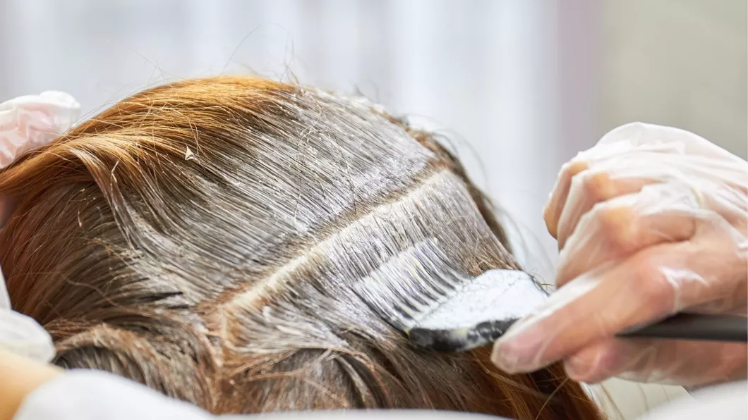 Utilizarea vopselei de păr nu duce la cancer studiu