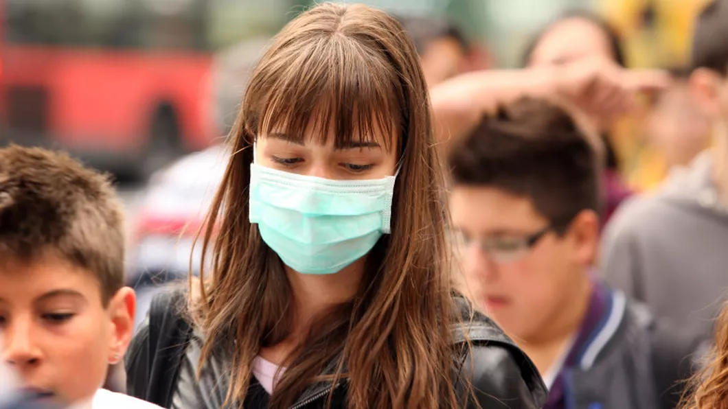 O femeie din Arad infectată cu SARS-CoV-2 se plimba nestingherită prin oraș fără mască A primit o amendă de 2.000 de lei