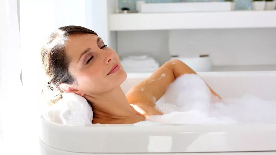 O baie cu 90 de minute înainte de culcare vă va ajuta să dormiți mai bine